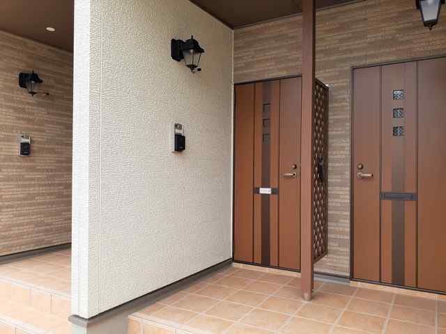 13/22 エントランス