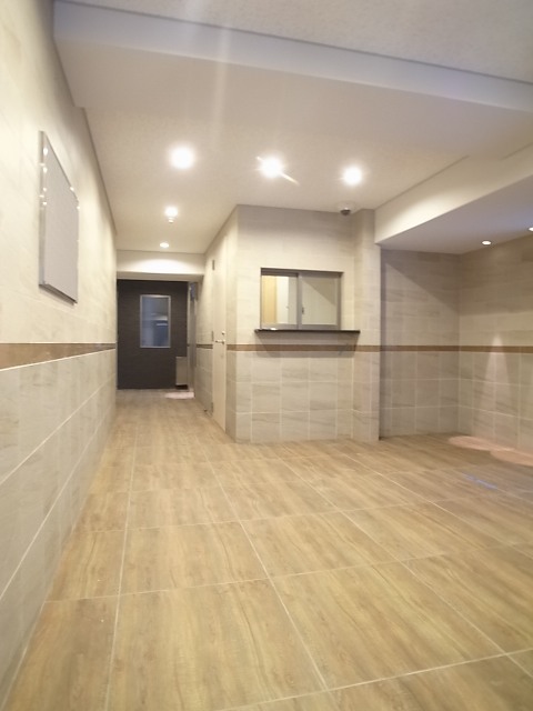 14/20 エントランス