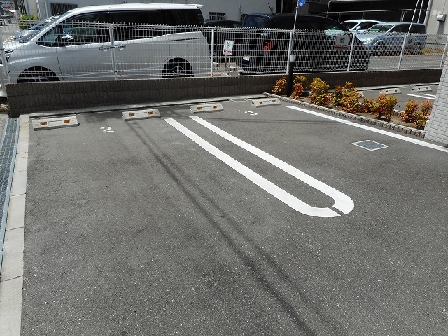 14/23 駐車場