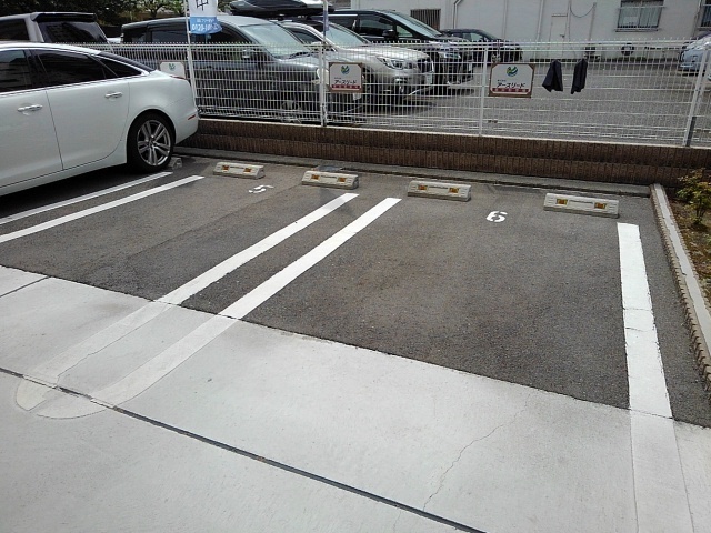 14/23 駐車場