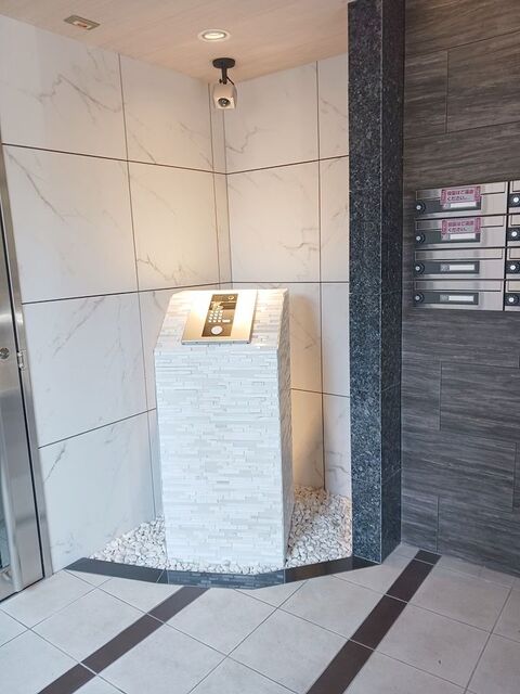 14/20 エントランス