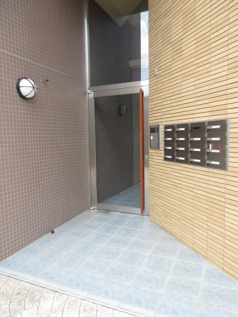 14/20 エントランス