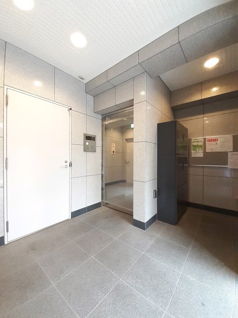 14/20 エントランス