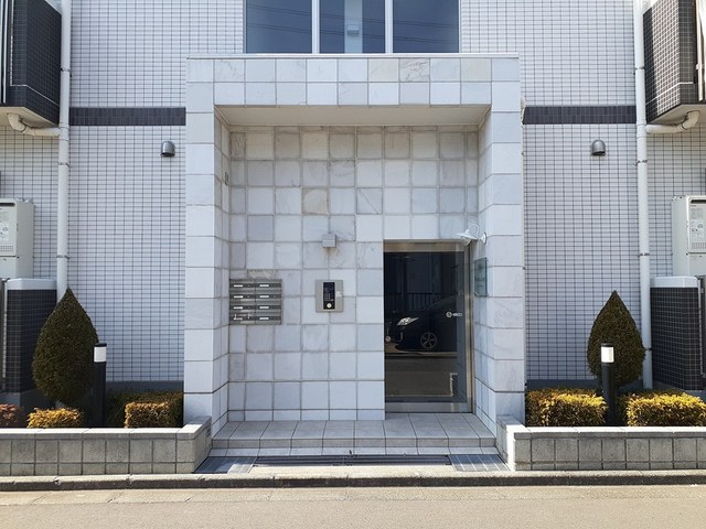 14/23 エントランス