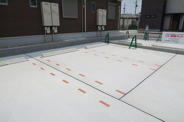 14/23 駐車場