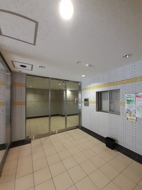 14/20 エントランス