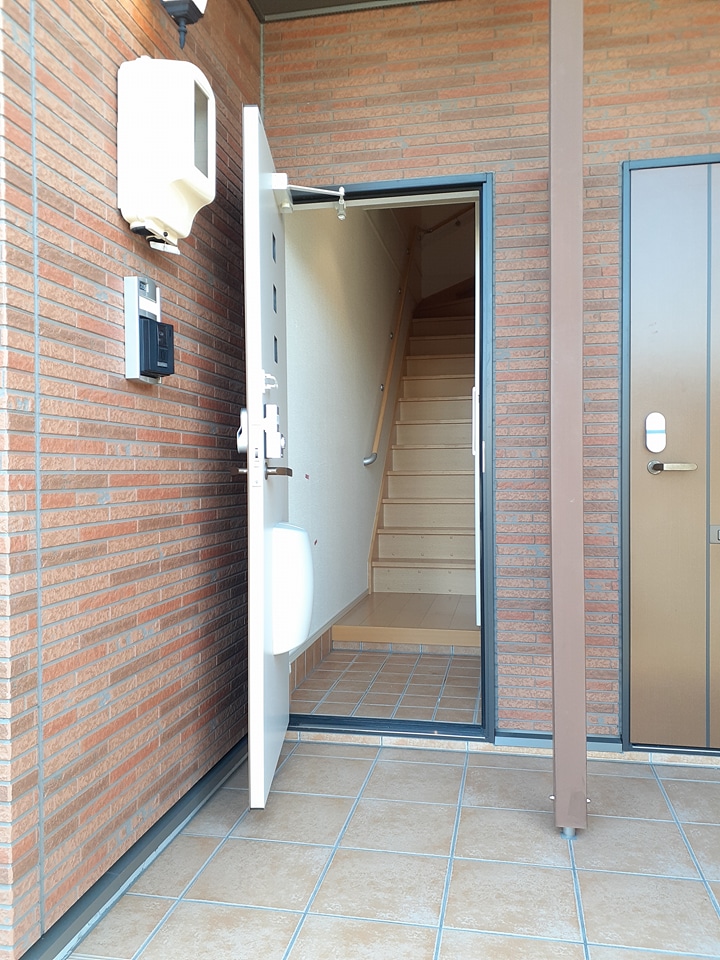 14/20 エントランス