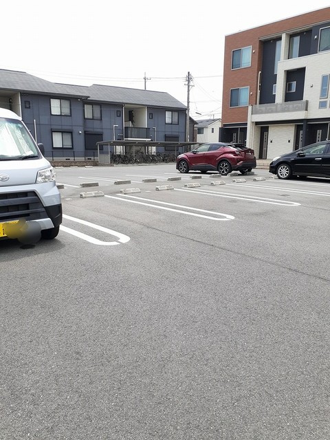 14/20 駐車場