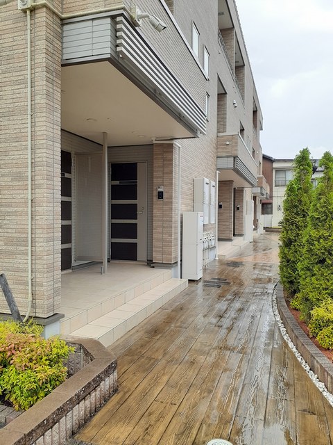 14/20 エントランス