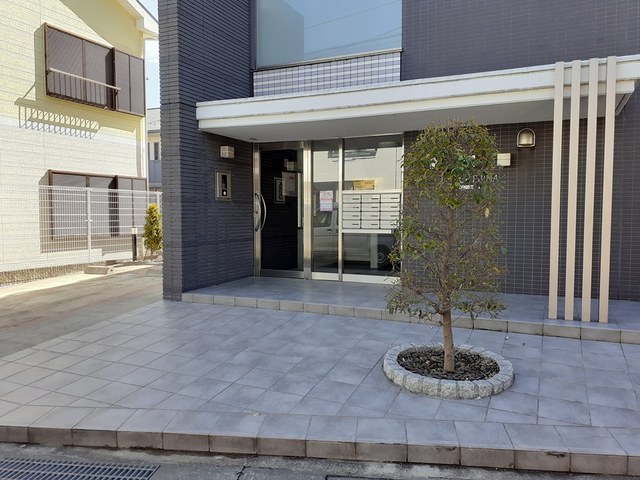 14/23 エントランス