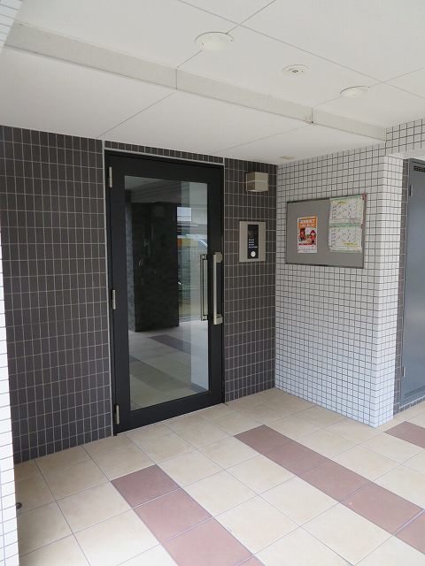 14/20 エントランス