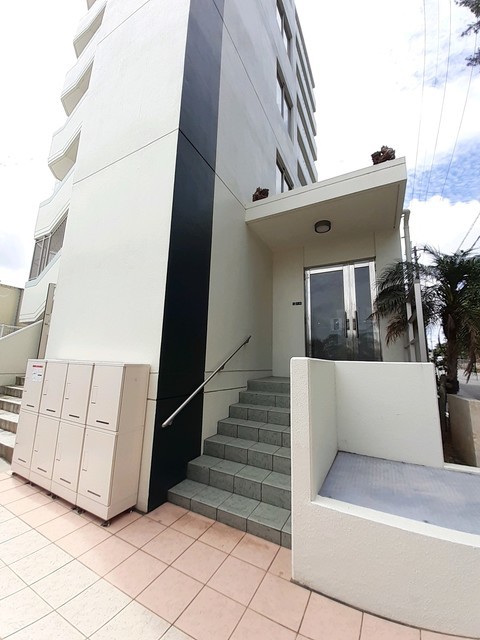 14/17 エントランス