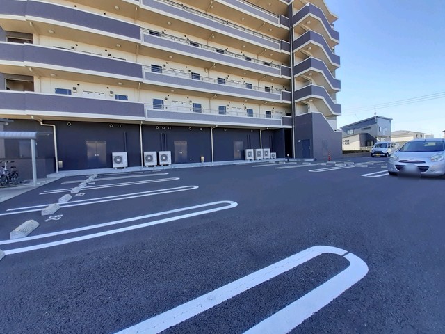 14/21 駐車場