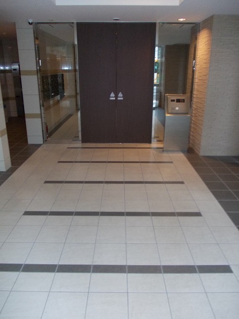 14/16 エントランス