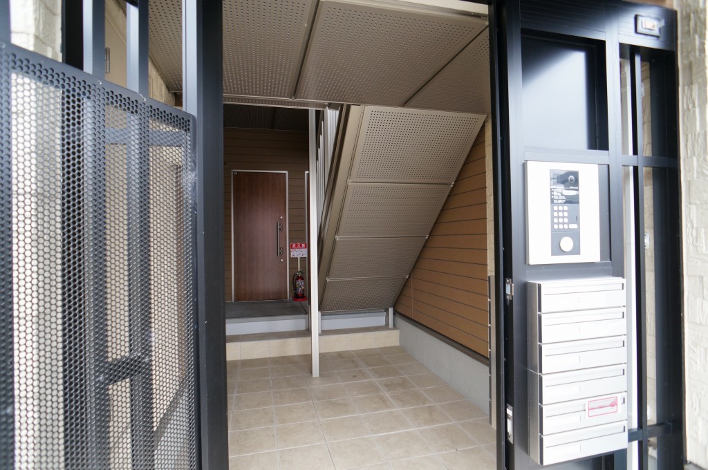 13/21 エントランス