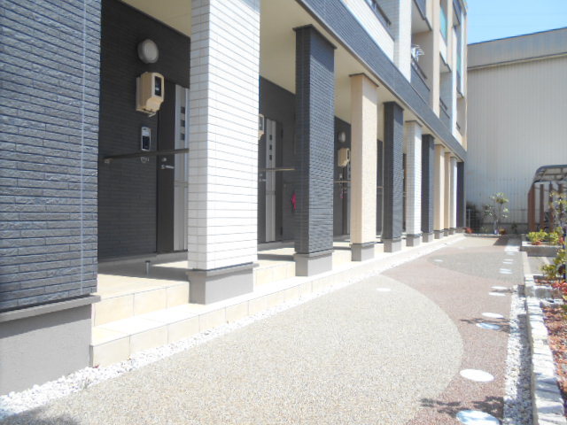 13/20 エントランス