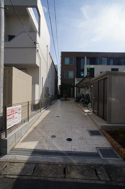 13/22 エントランス