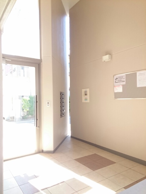 14/20 エントランス