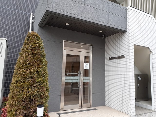 14/22 エントランス