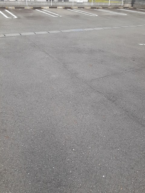20/26 駐車場