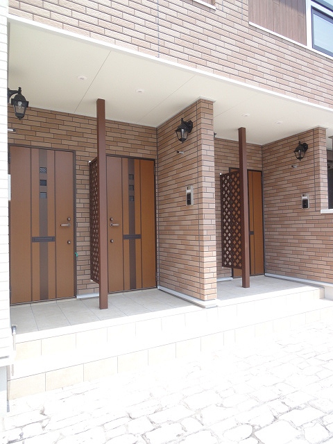 13/18 エントランス