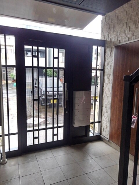 14/20 エントランス