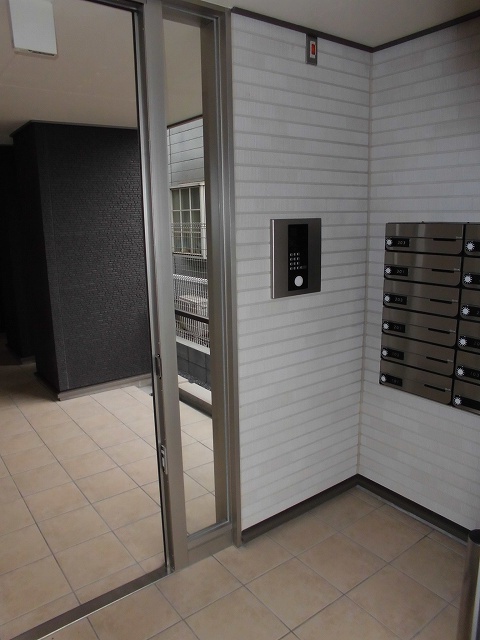 14/23 エントランス