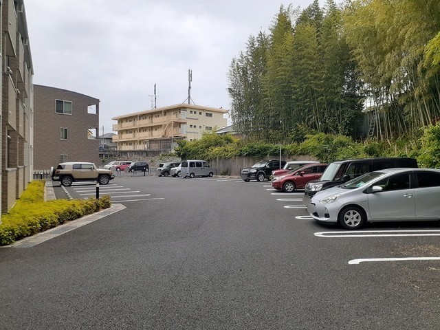 14/20 駐車場
