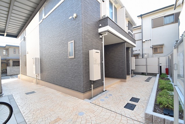 14/20 エントランス