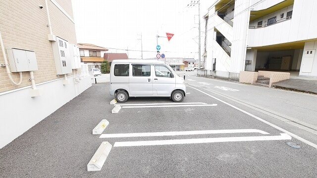 14/18 駐車場