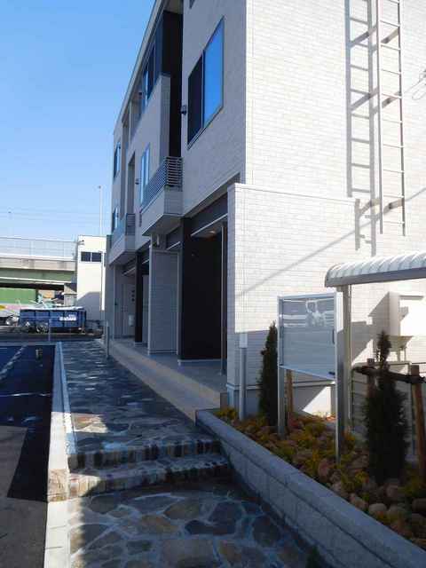 21/28 エントランス