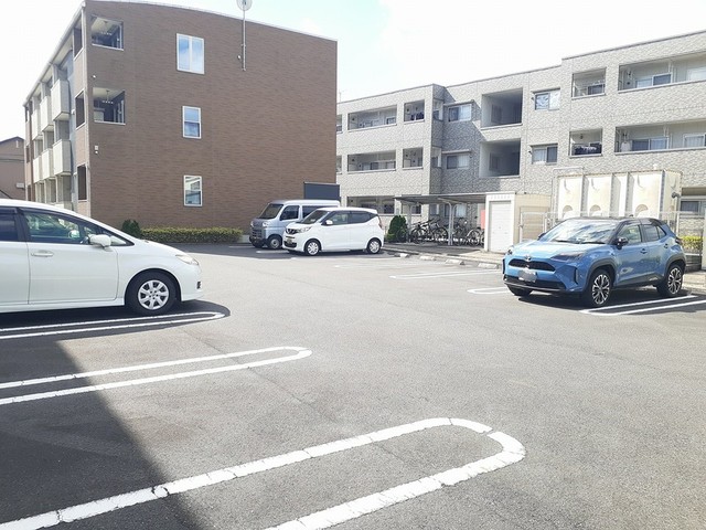 14/20 駐車場