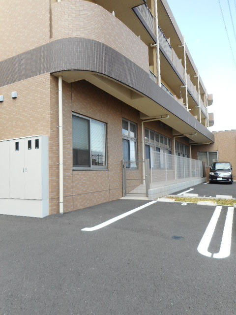 26/30 駐車場