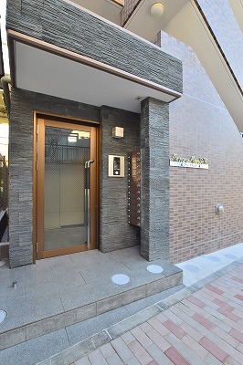 14/22 エントランス