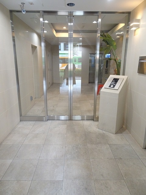 14/20 エントランス