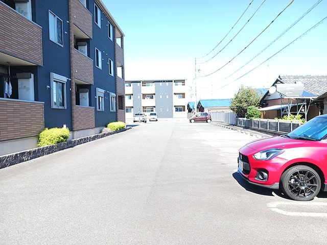 2/4 駐車場