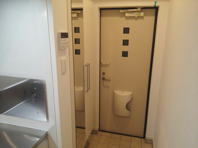 14/20 エントランス