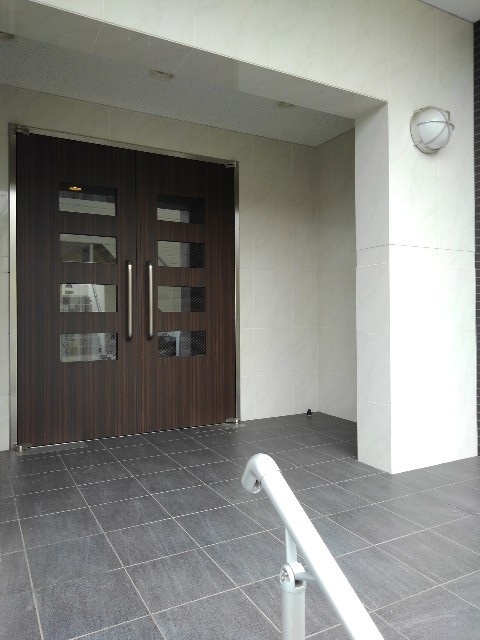 14/20 エントランス