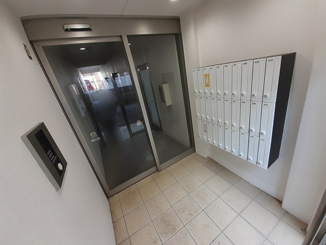 14/20 エントランス