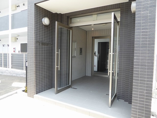14/20 エントランス