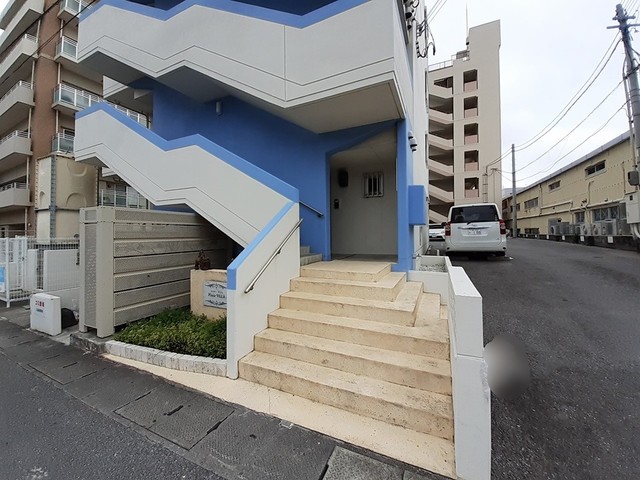 14/19 エントランス