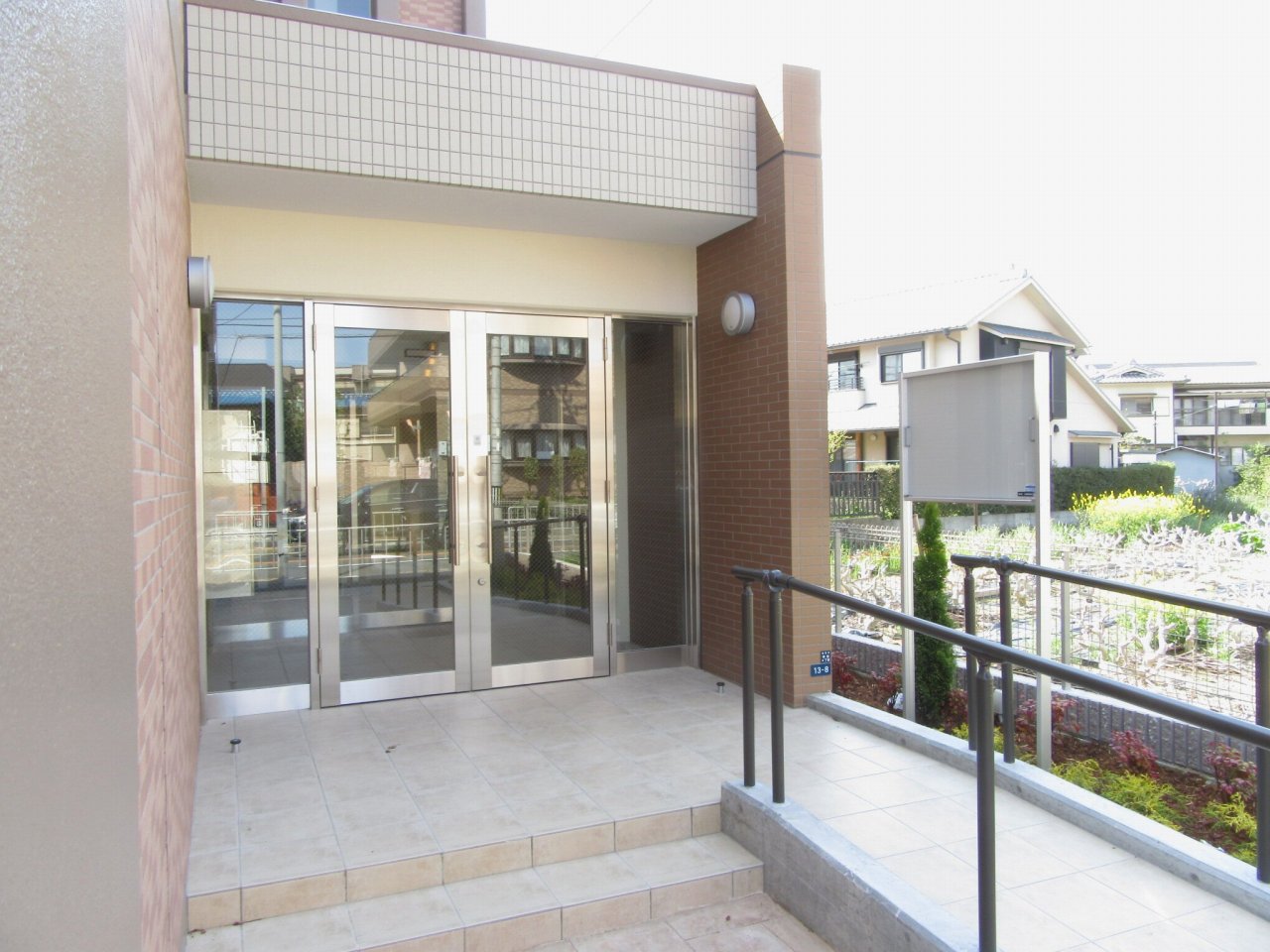 13/20 エントランス