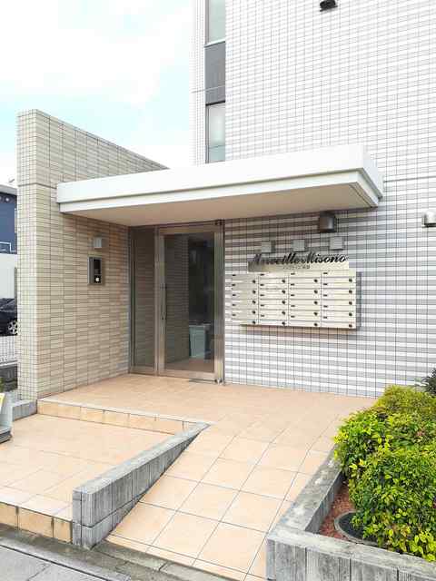 13/23 エントランス