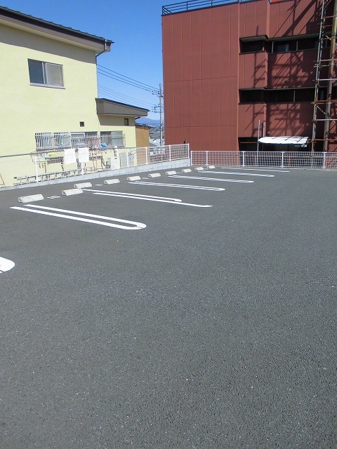 14/20 駐車場