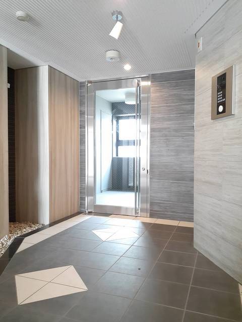 14/20 エントランス