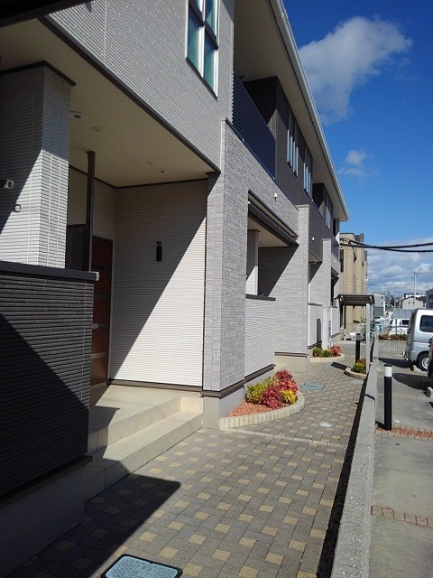 14/19 エントランス