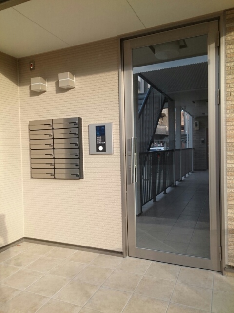 13/22 エントランス