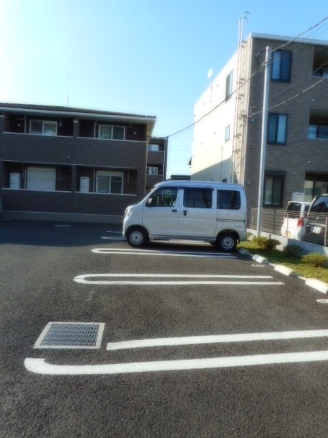 27/30 駐車場