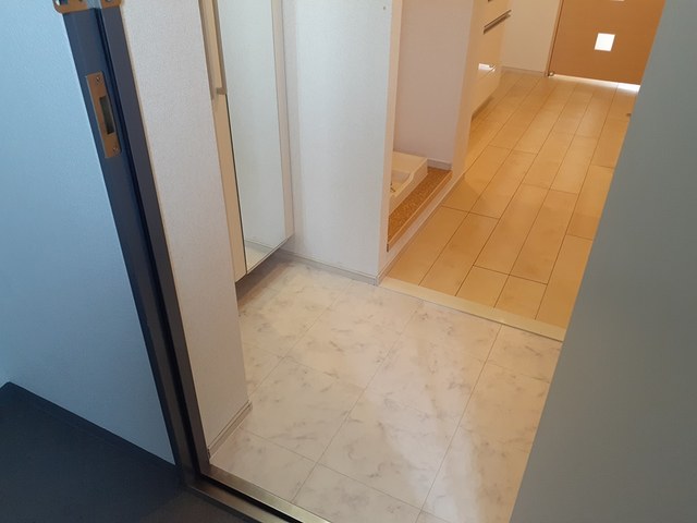 5/20 玄関