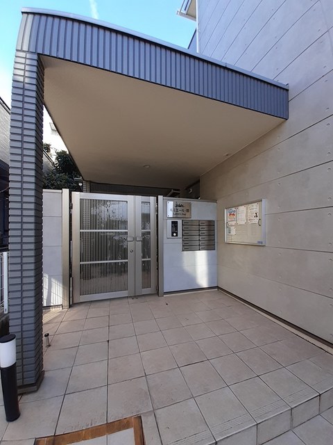 14/20 エントランス